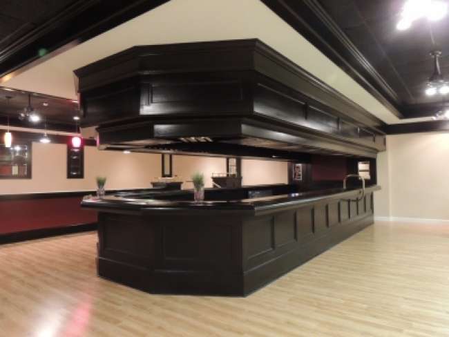 Brickyards Built-In U-Shape Bar