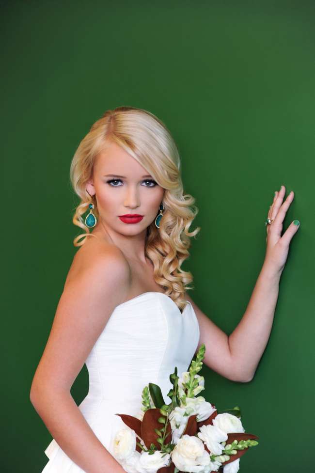 Soft & Natural Hair With Bold Makeup & Jewelry