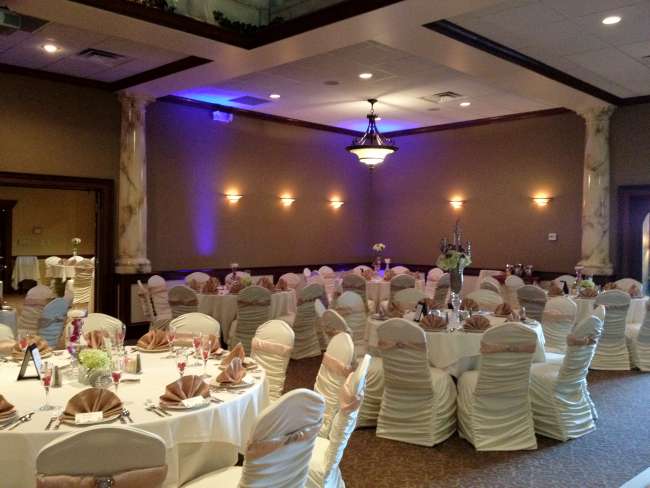 Tablescape at a wedding reception