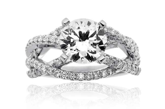Engagement Ring With Round Diamond