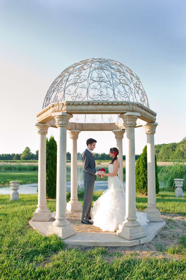 Bride & Groom at Willow Harbor Vineyards