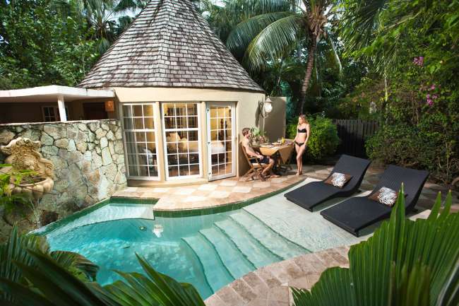 Swim up pool at Sandals Grande Antigua