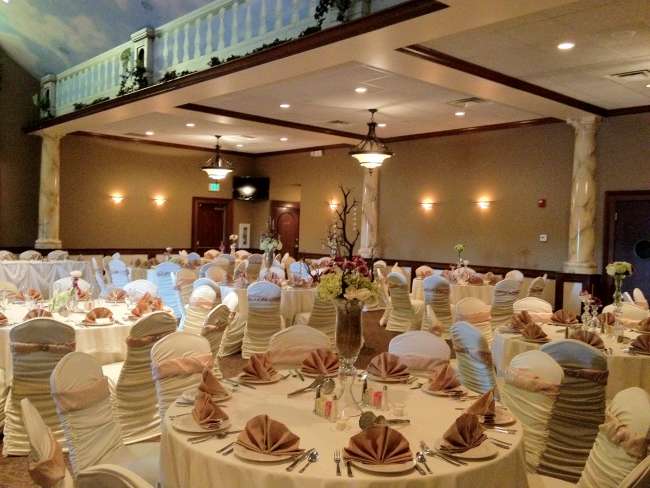 Tablescape at a wedding reception