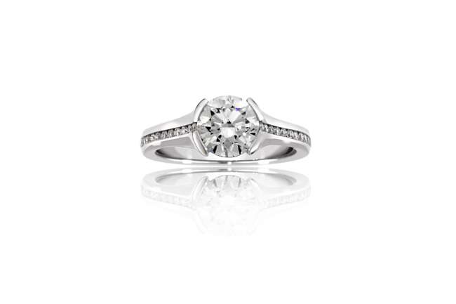 Engagement Ring With Round Diamond
