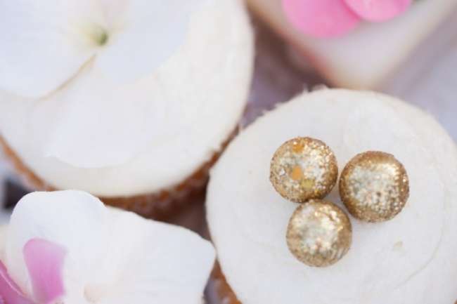 Decor details on top of cupcakes