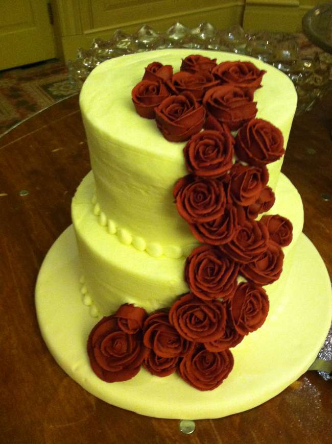 Red Rose Cake