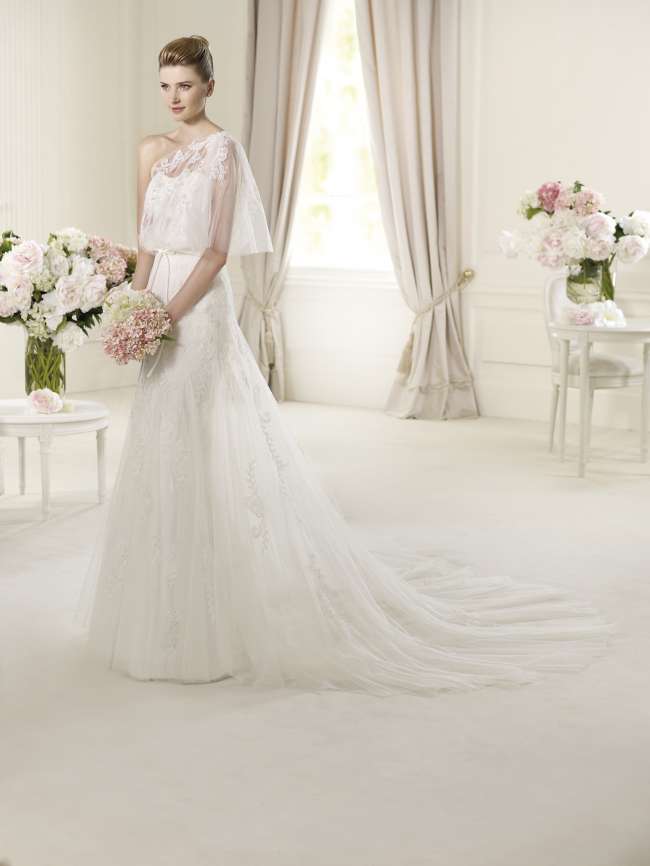 Pronovias lace overlay trumpet